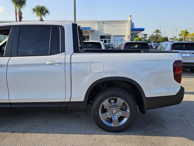 Vehicle image 7 of 39