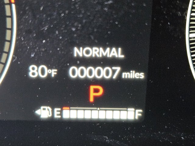 Vehicle image 33 of 39
