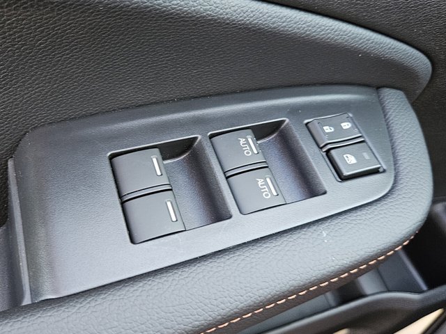 Vehicle image 37 of 39