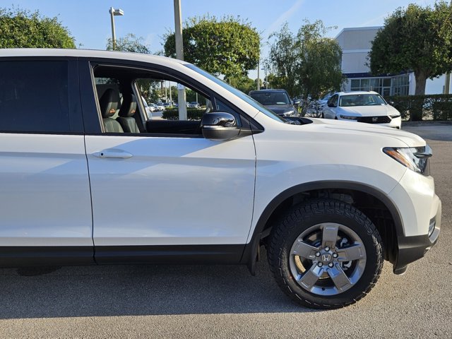 Vehicle image 5 of 39