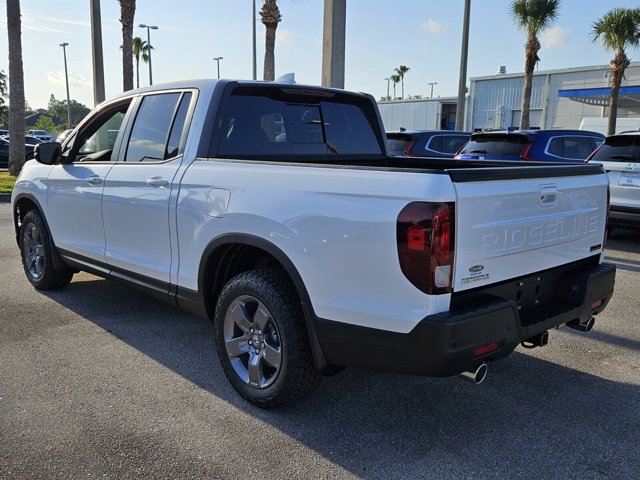 Vehicle image 8 of 39