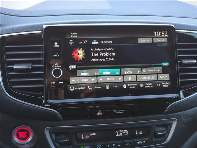 Vehicle image 15 of 19