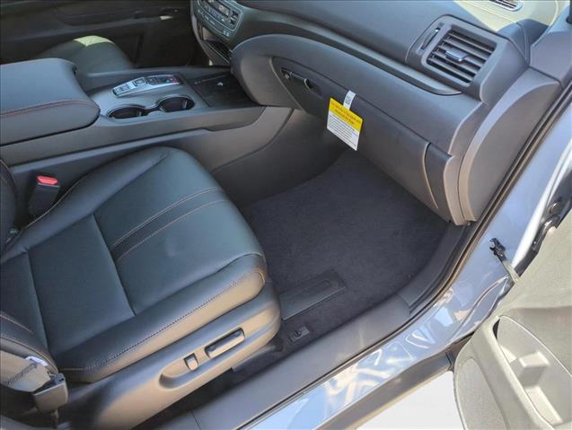 Vehicle image 10 of 19