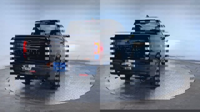 Vehicle image 9 of 29