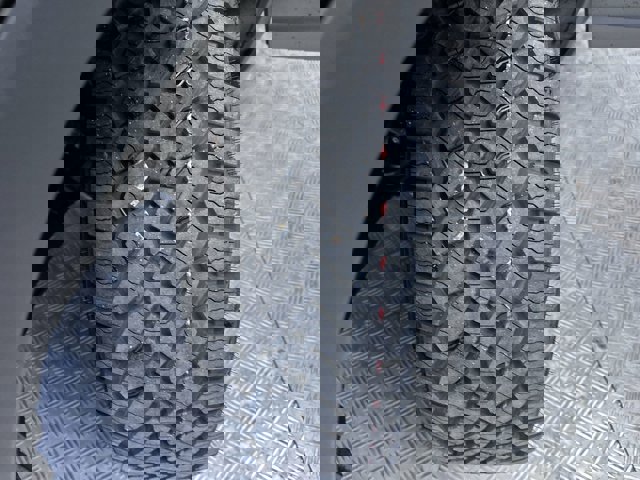 Vehicle image 27 of 29