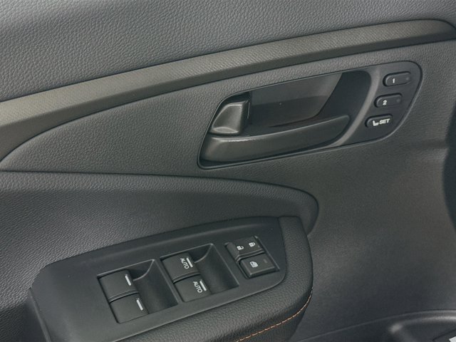 Vehicle image 21 of 36