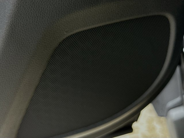 Vehicle image 22 of 36