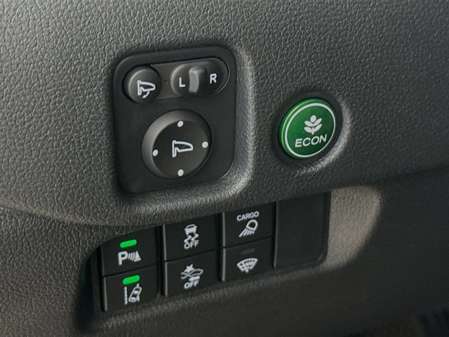 Vehicle image 11 of 36