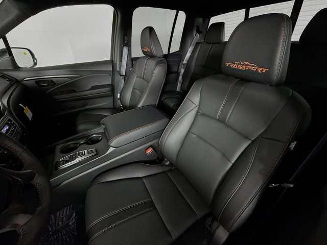 Vehicle image 26 of 36