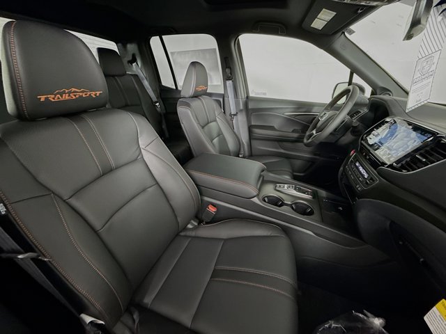 Vehicle image 33 of 36