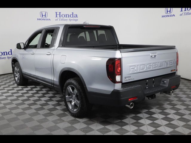 Vehicle image 7 of 25