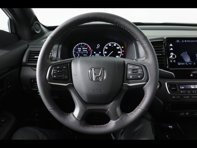 Vehicle image 22 of 25