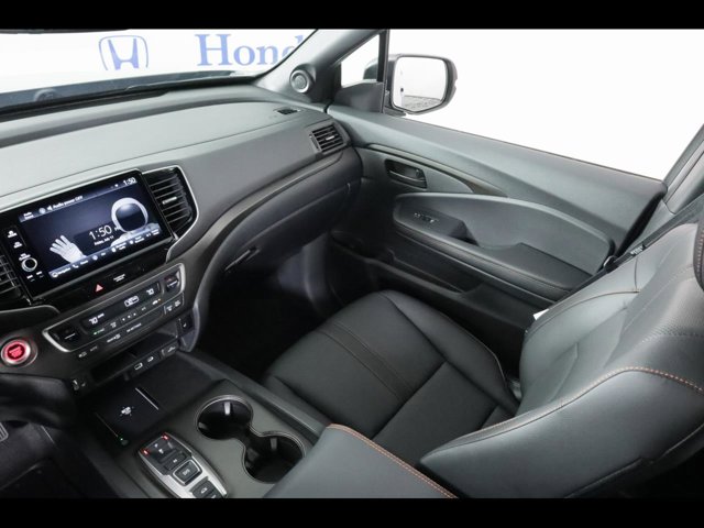 Vehicle image 23 of 25