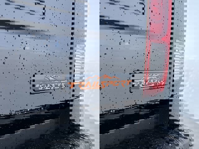Vehicle image 24 of 30