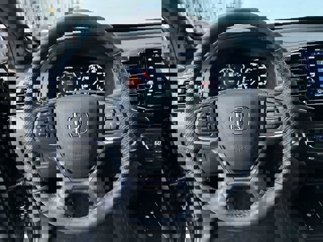 Vehicle image 16 of 30