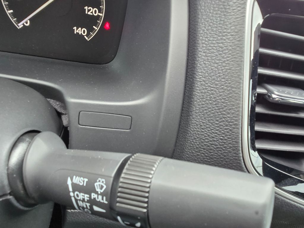 Vehicle image 32 of 35