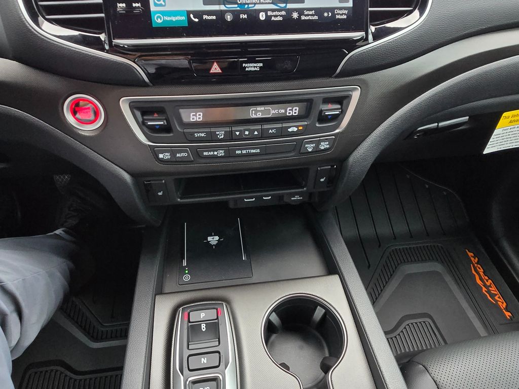 Vehicle image 29 of 35