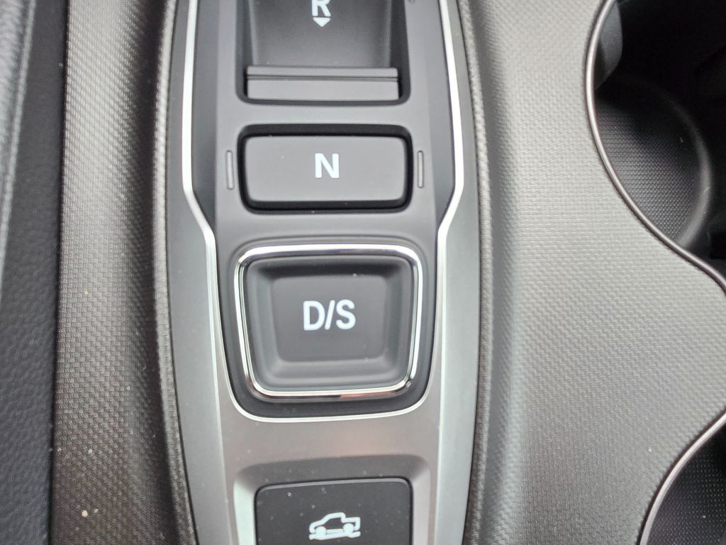Vehicle image 20 of 35
