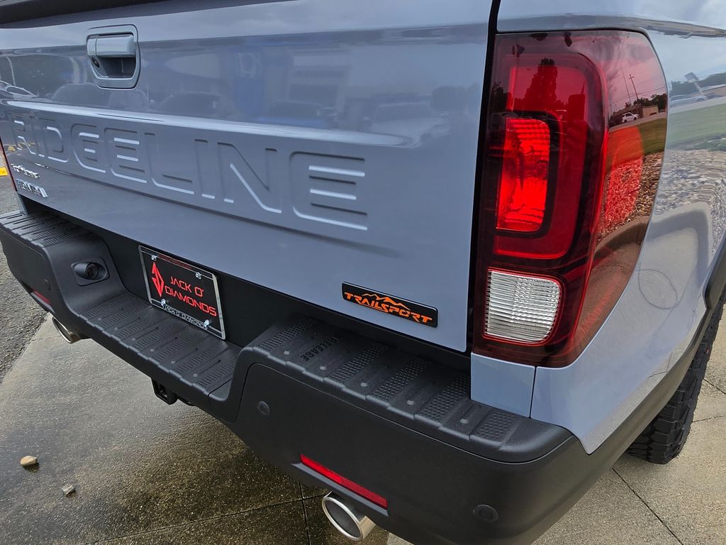 Vehicle image 26 of 35