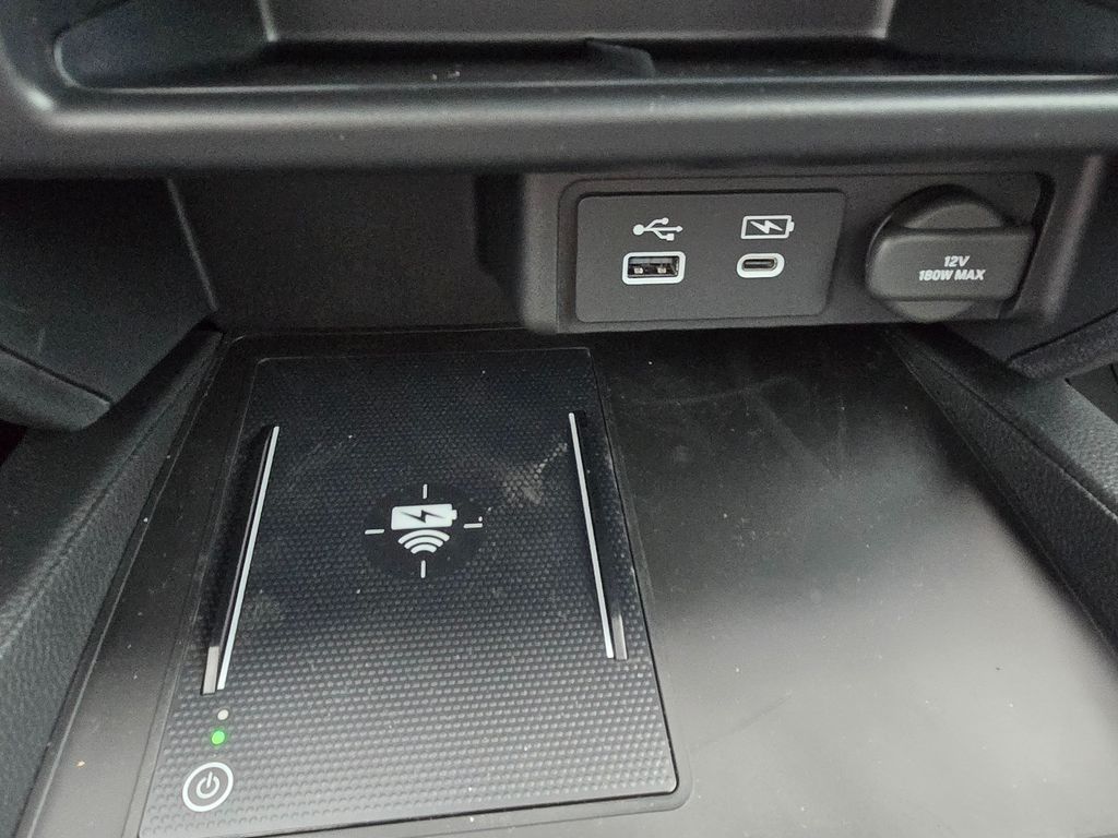 Vehicle image 11 of 35