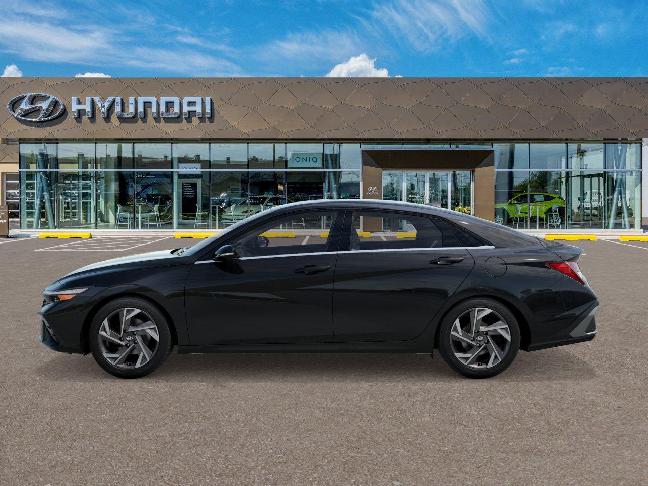 2025 Hyundai Elantra Limited Image 8 of 18