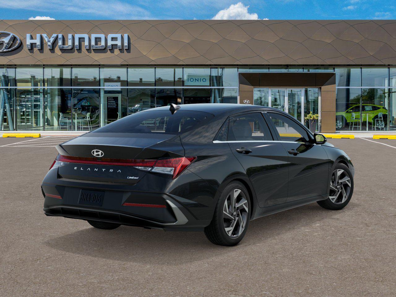 2025 Hyundai Elantra Limited Image 6 of 18