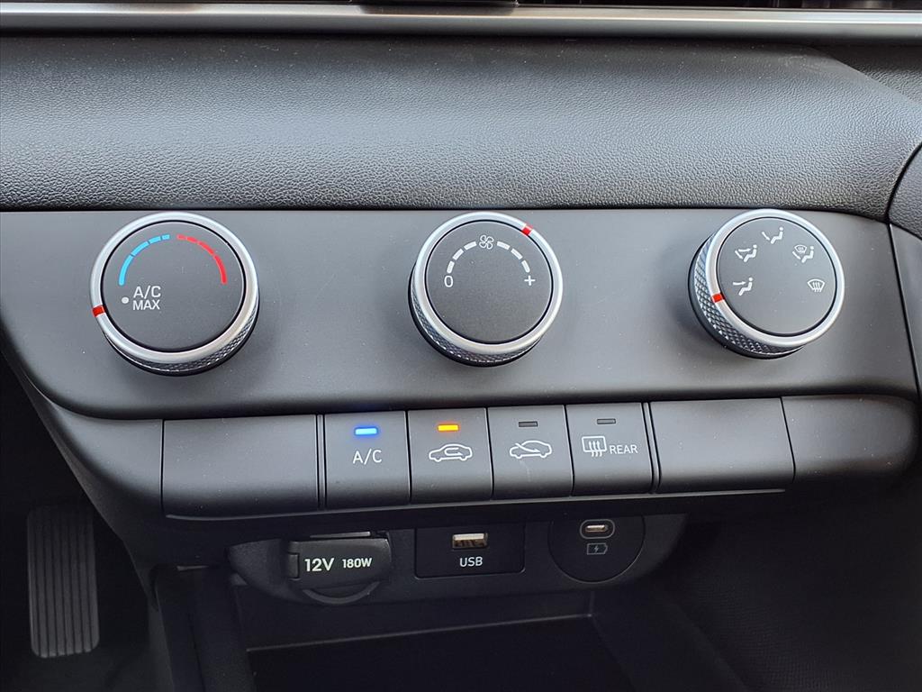 2025 Hyundai Elantra SE Image 15 of 15