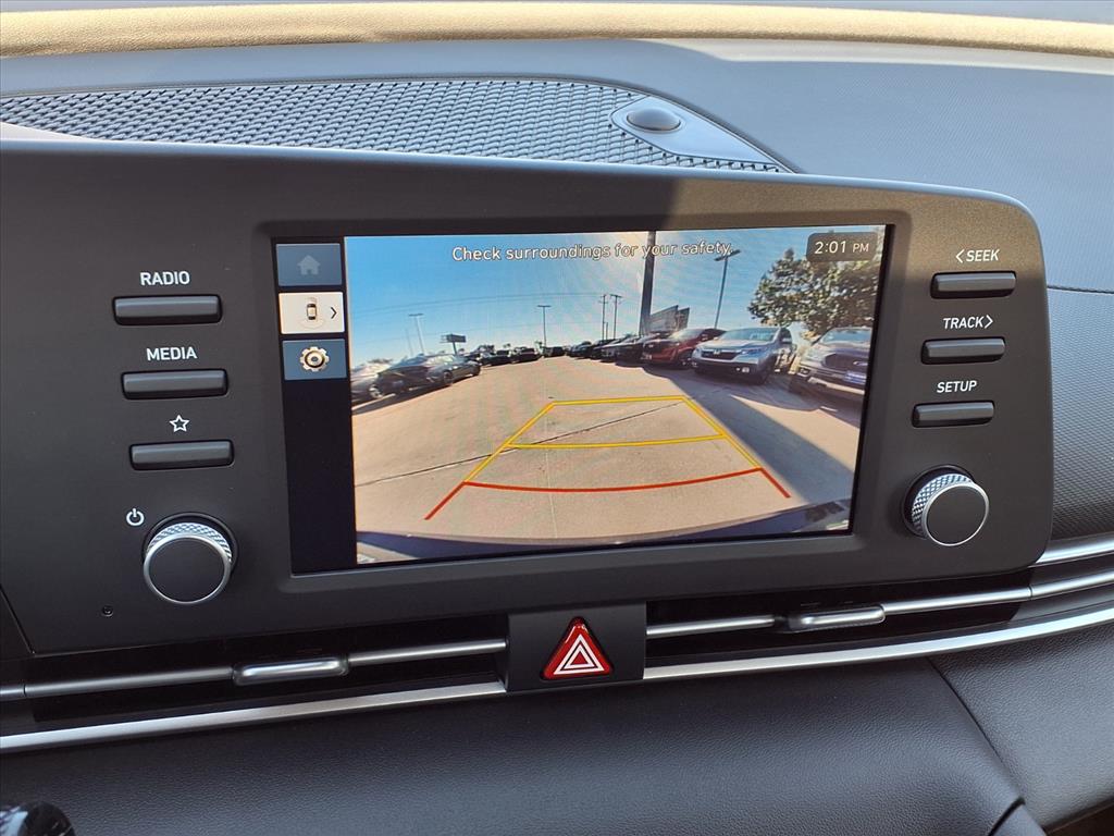 2025 Hyundai Elantra SE Image 7 of 15