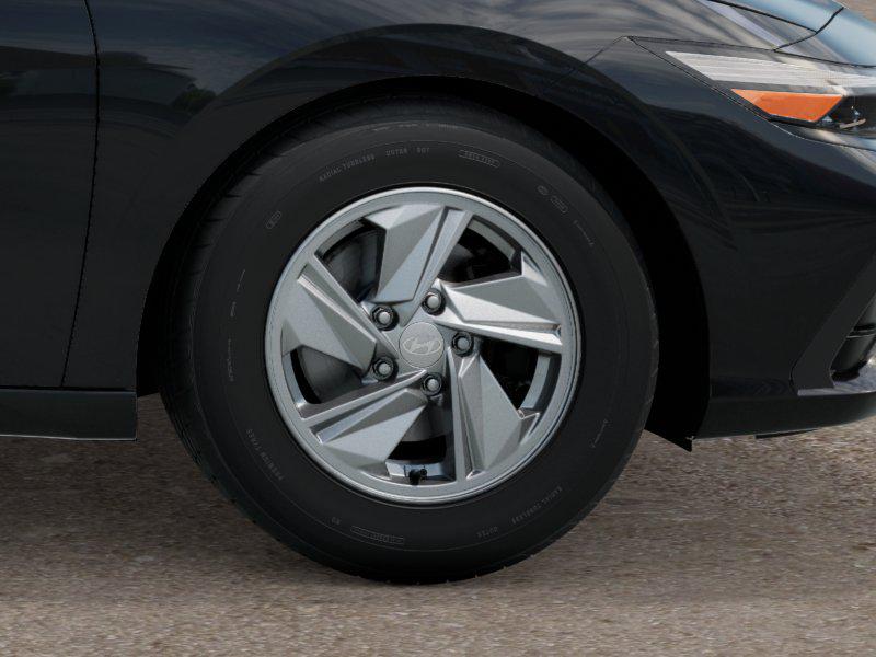2025 Hyundai Elantra SE Image 9 of 18