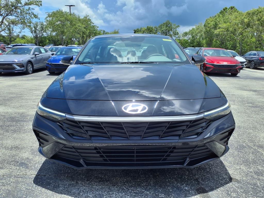 Vehicle image 2 of 32