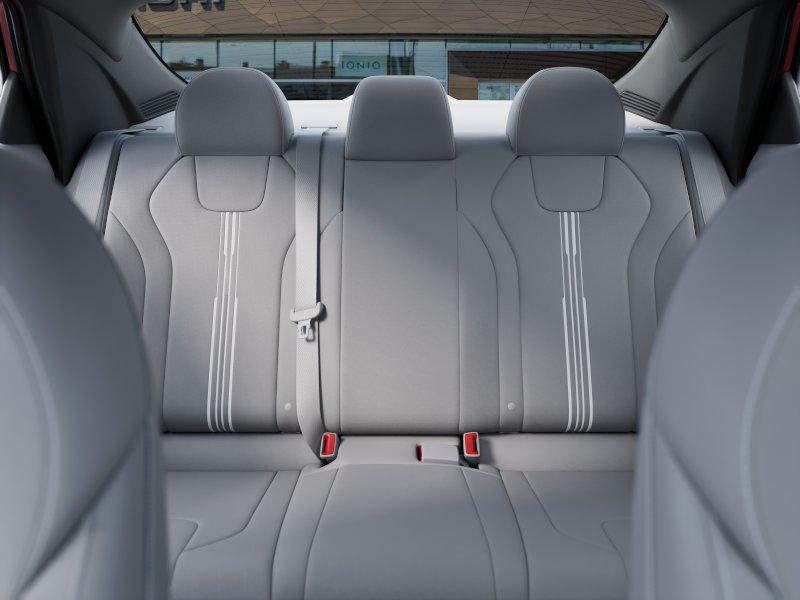 2025 Hyundai Elantra SEL Sport Image 10 of 18