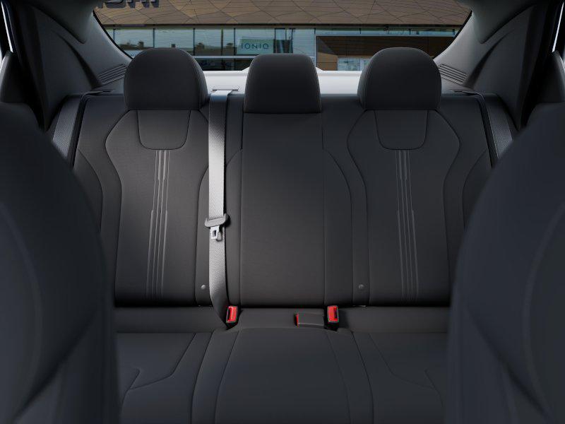 2025 Hyundai Elantra SEL Sport Image 10 of 18