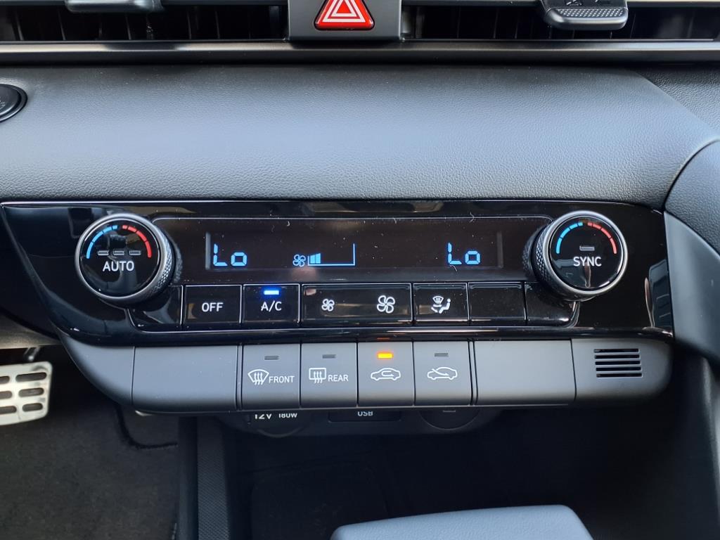 Vehicle image 19 of 32