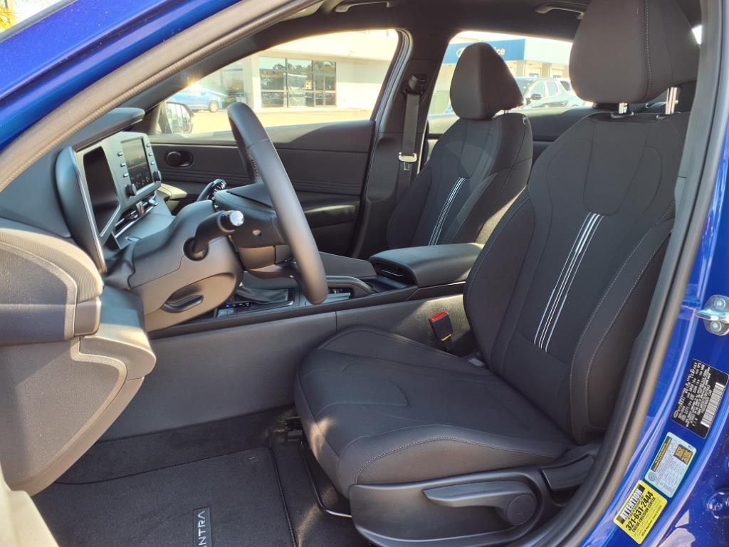 Vehicle image 12 of 32