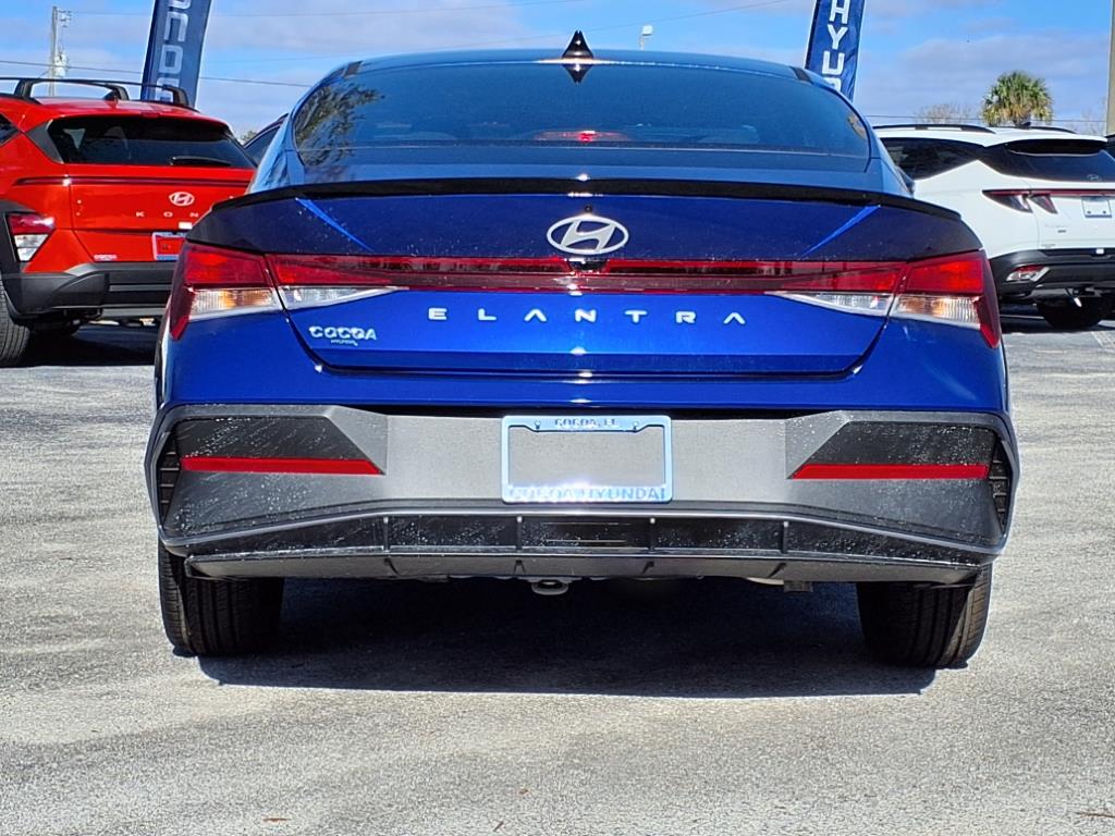 Vehicle image 6 of 32