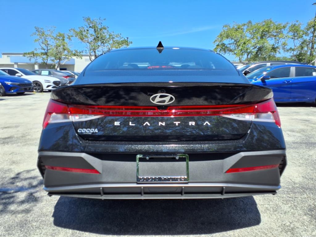 Vehicle image 6 of 32
