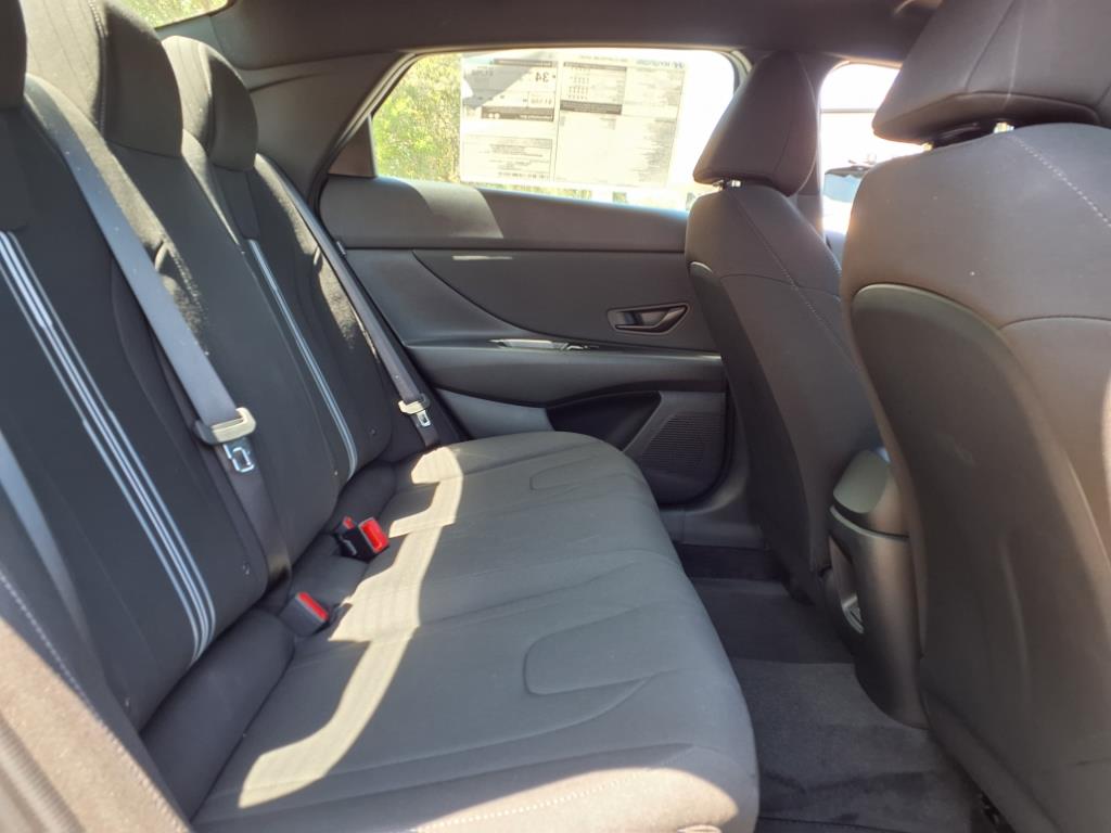 Vehicle image 12 of 32