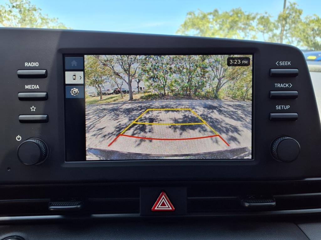 Vehicle image 20 of 32