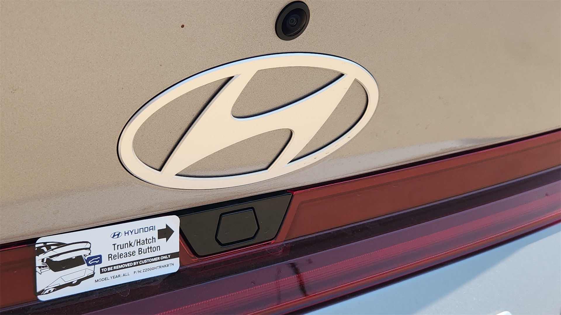 2025 Hyundai Elantra Limited Image 24 of 29