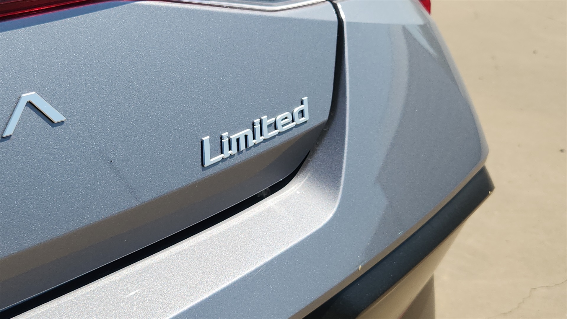 2025 Hyundai Elantra Limited Image 28 of 29