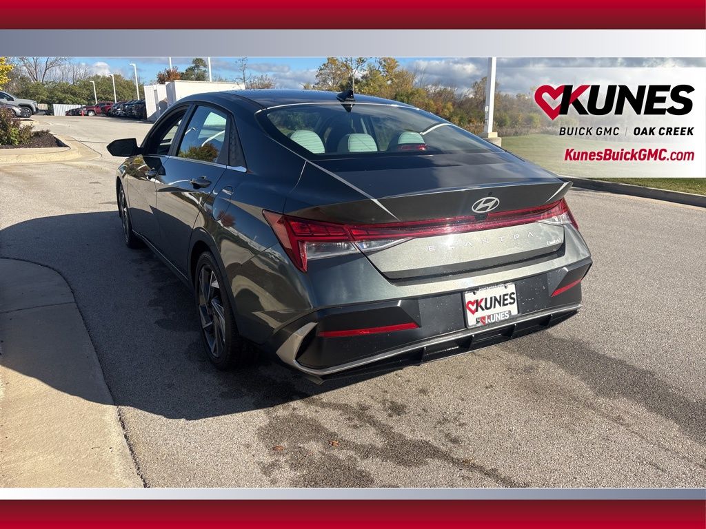 2025 Hyundai Elantra Limited Image 6 of 24
