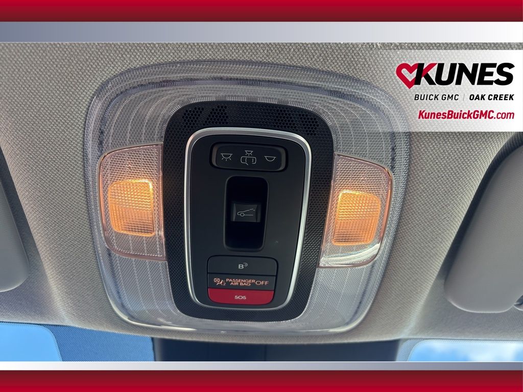 2025 Hyundai Elantra Limited Image 13 of 24