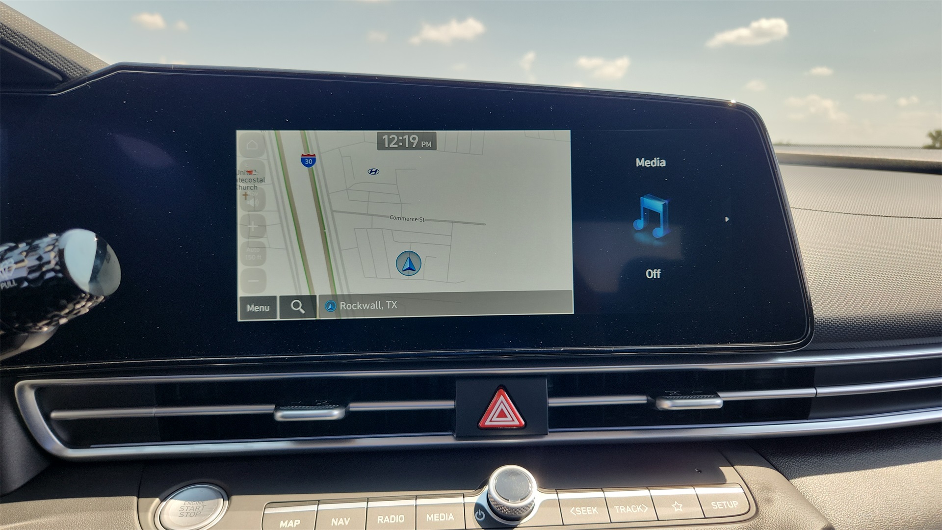 2025 Hyundai Elantra Limited Image 17 of 29