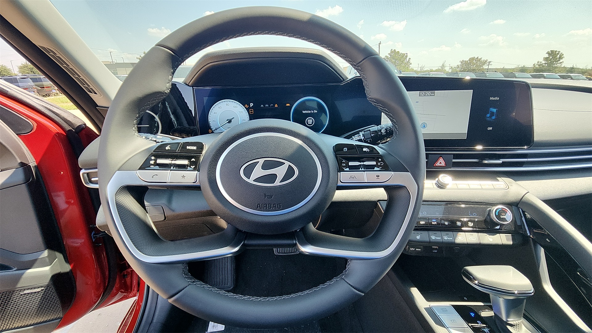 2025 Hyundai Elantra Limited Image 15 of 29