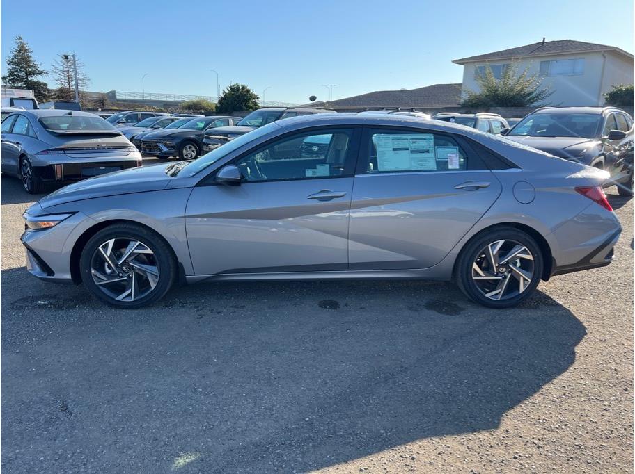 Vehicle image 7 of 22