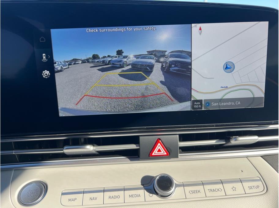 Vehicle image 13 of 22