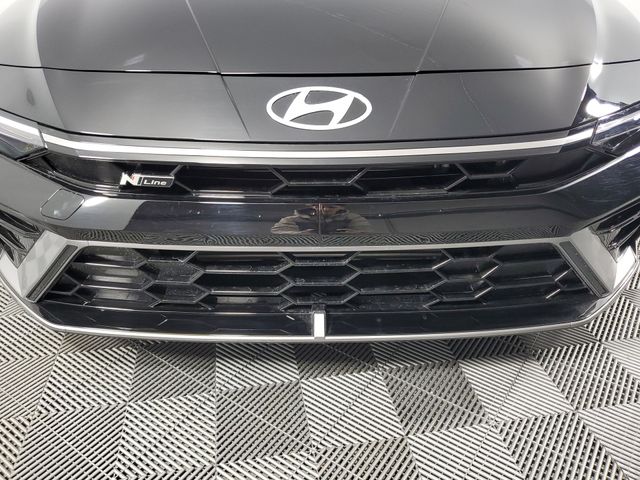 Vehicle image 37 of 39