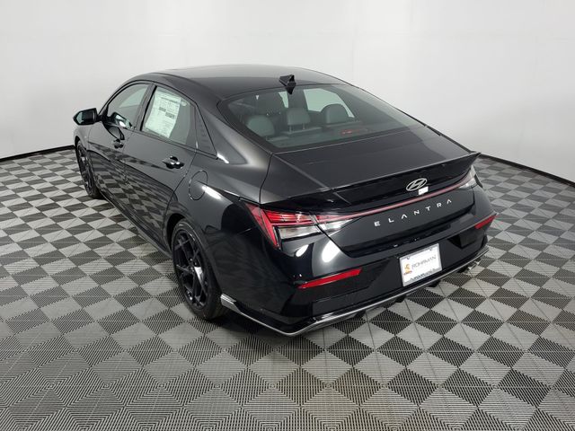 Vehicle image 11 of 39