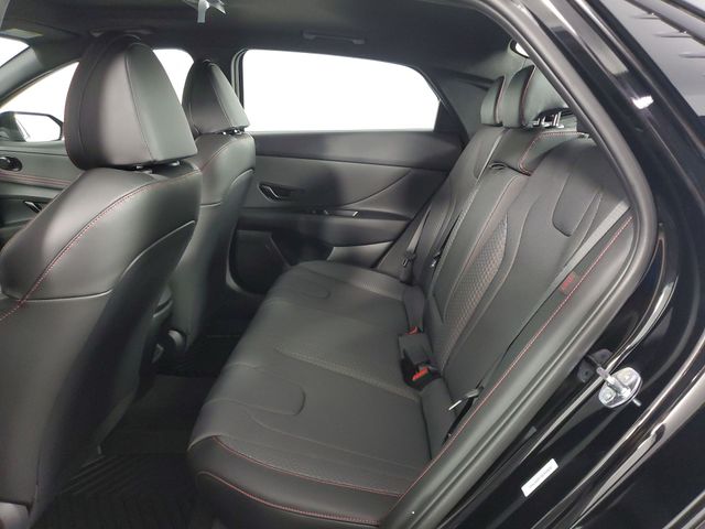 Vehicle image 18 of 39