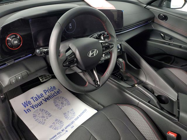 Vehicle image 17 of 39